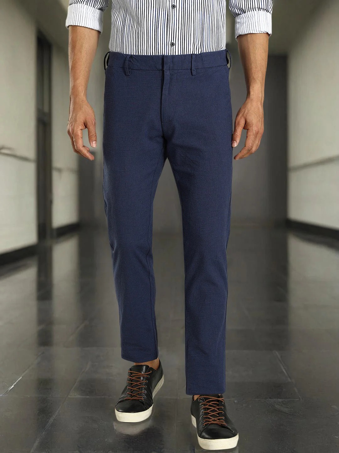 Indian Terrain Men's Slim Fit Solid Navy Trousers